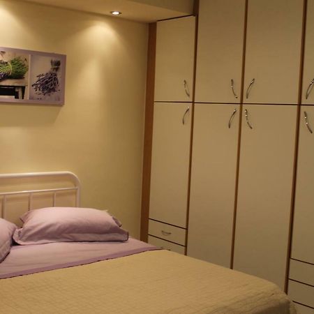 Cozy Studio Apartment In Pireus Bagian luar foto