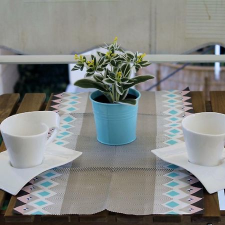 Cozy Studio Apartment In Pireus Bagian luar foto