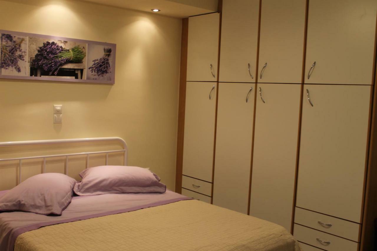 Cozy Studio Apartment In Pireus Bagian luar foto