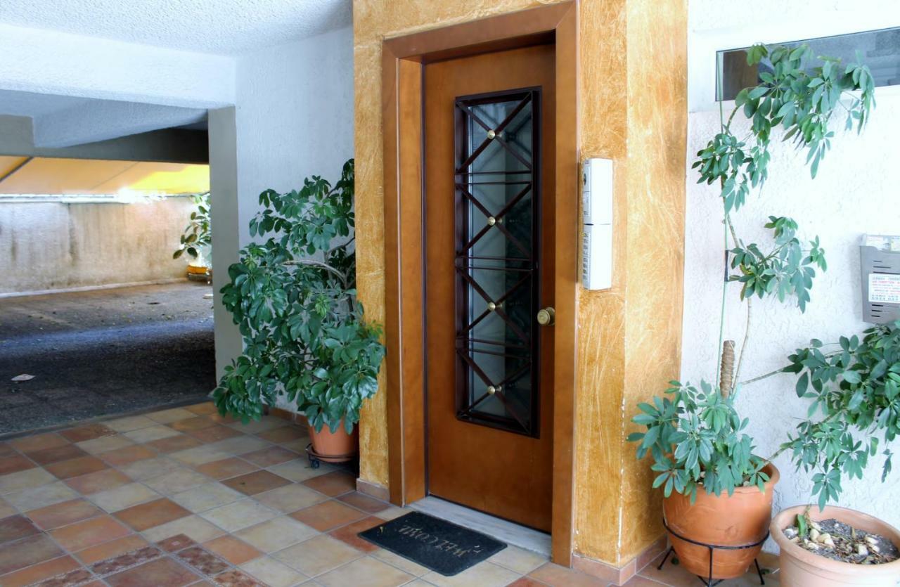Cozy Studio Apartment In Pireus Bagian luar foto
