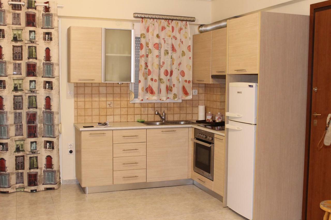 Cozy Studio Apartment In Pireus Bagian luar foto