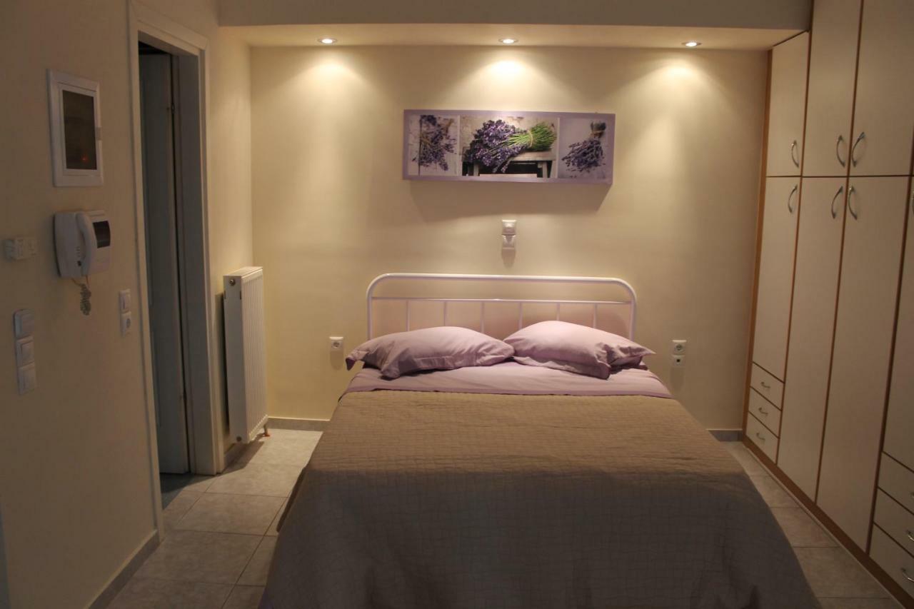 Cozy Studio Apartment In Pireus Bagian luar foto