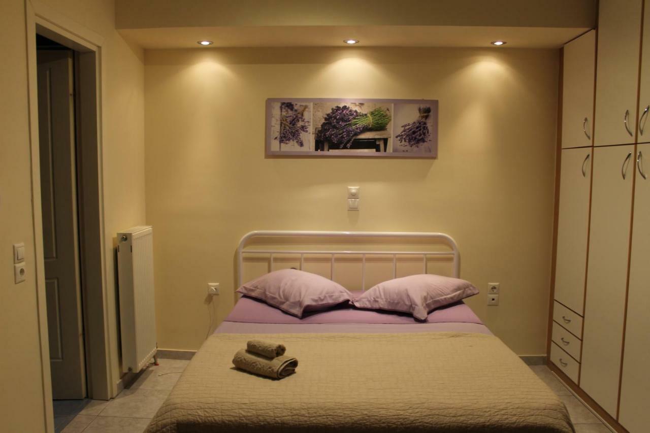 Cozy Studio Apartment In Pireus Bagian luar foto